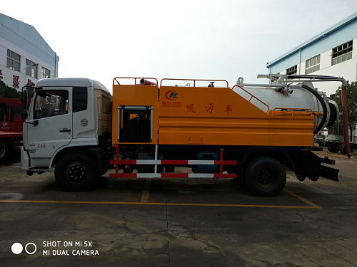 福田吸糞車廠家直銷 高效清潔，專業(yè)品質